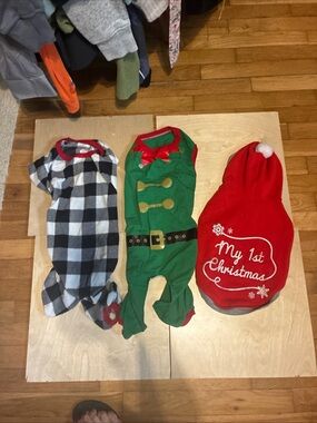 Green elf dog One-Piece Bodysuit with Festive Red Trim qty 3 size medium